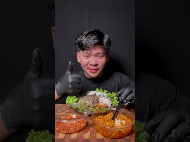 🔥 Grilled Fish with Spicy Noodles 🌶️🐟#mukbang #asmr #fish