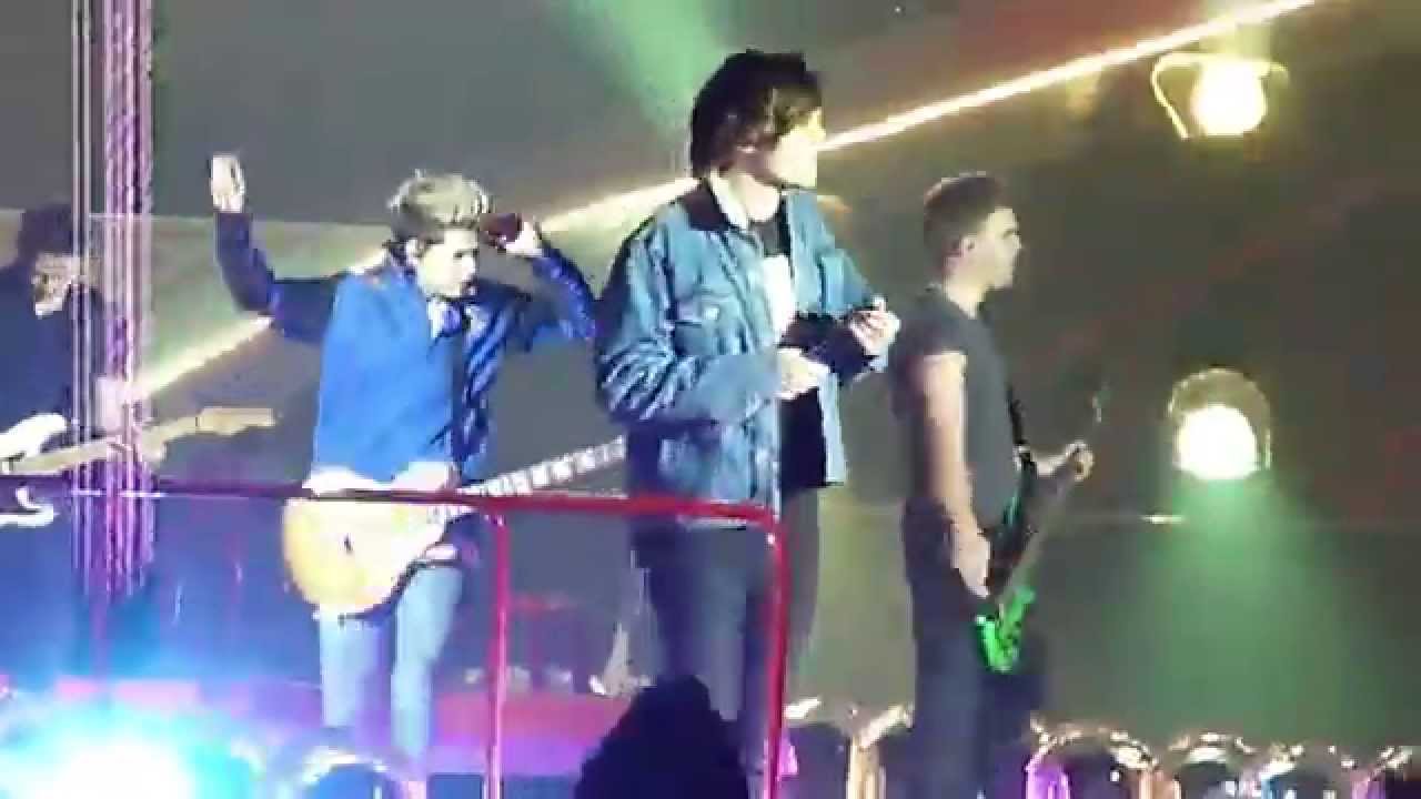 One Direction - Alive/One Thing Sunderland 2014