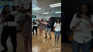 Movimiento de bienvenida con nombres y distintas voces. Movimiento de bienvenida con nombres y distintas voces.