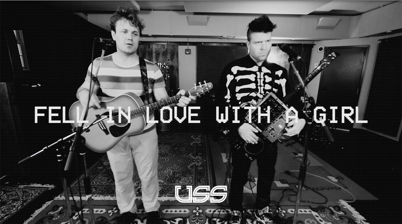 Fell In Love With A Girl Mp3 Fell In Love With A Girl Mp3
