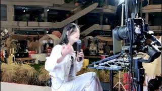 歌曲:   唐藝 -------  聽聞遠方有你  (MV  版)