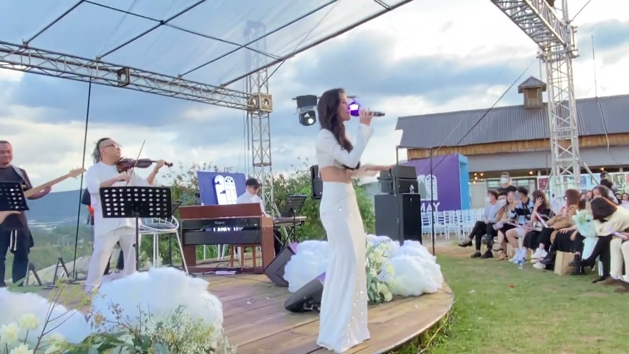 Đông Nhi Live @ Mây Lang Thang - Mình Yêu Nhau Nhé Anh [26.03.2022] - FANCAM