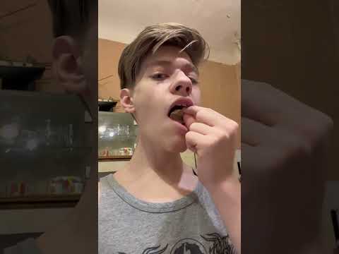 Новые чипсы Русская картошка с чёрной икрой #обзор #рекомендации #рек #еда #вкусно #shorts #снеки