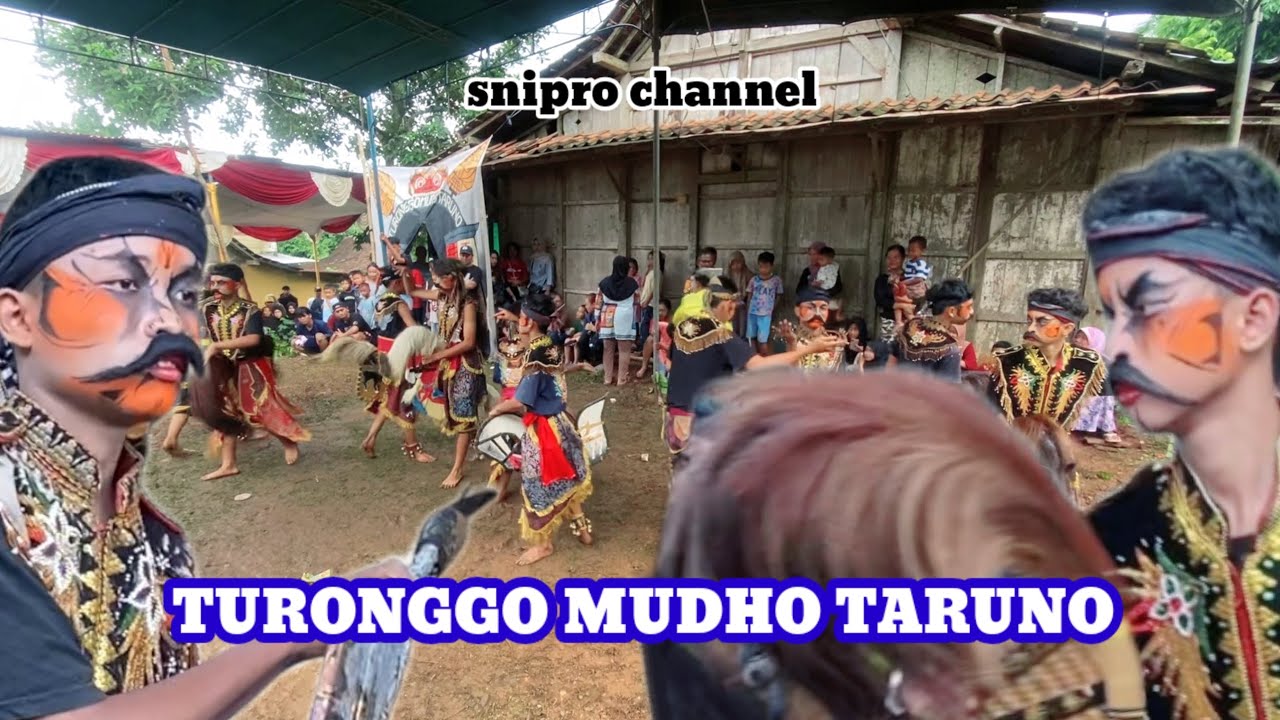 Tari kuda kepang bersama turonggo mudho taruno