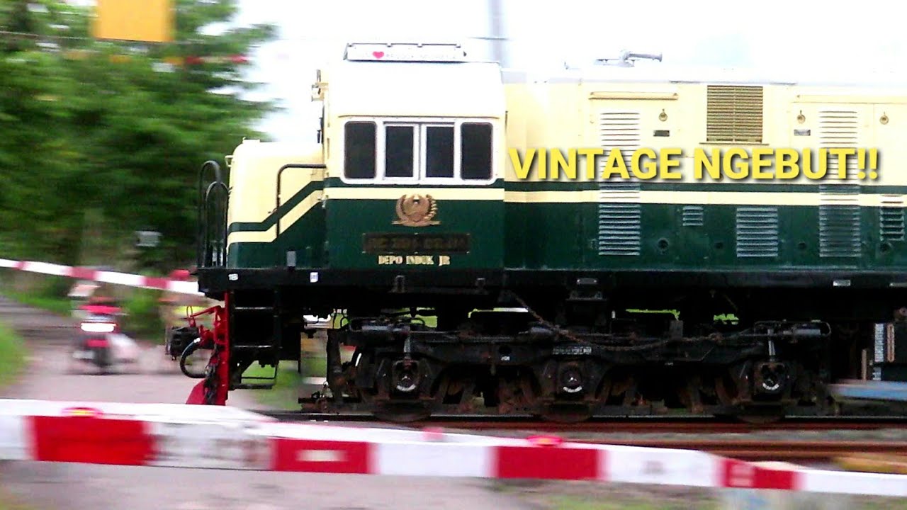 LOGAWA VINTAGE!! NONTON KERETA DI PERLINTASAN 294 SUMYANG