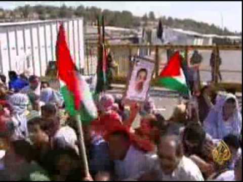 تضامنآ مع اضراب الأسرى الفلسطينيين