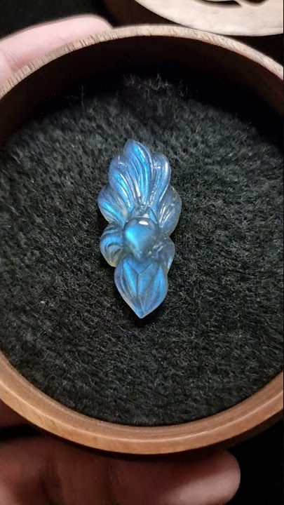Liontin Batu Labradorite Moonstone 9 Tails Fox Charming HQ 36mm B142