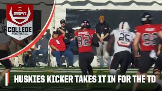 Special teams TRICKERY⁉️ Huskies kicker takes it in for the TD | ESPN College Football