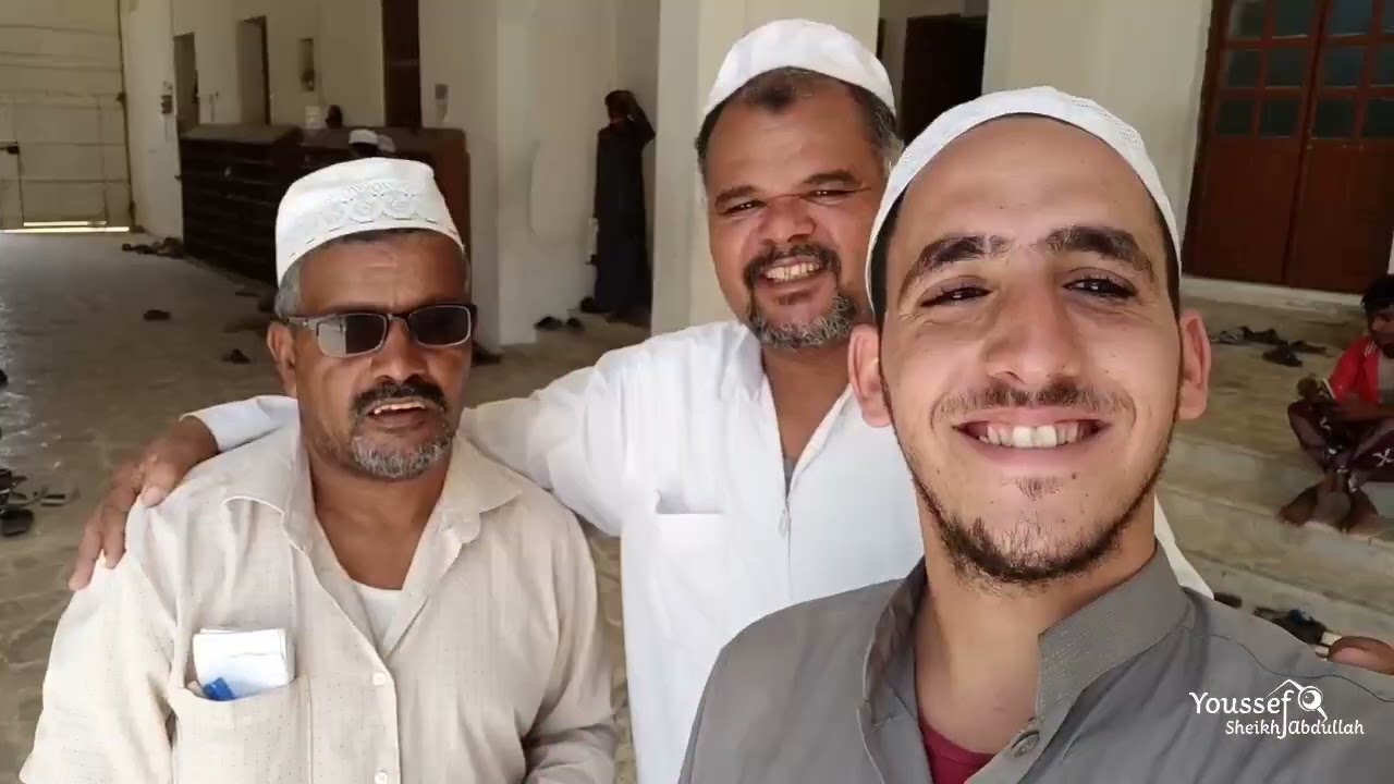 عادات مدينة تريم الغناء عند الأولاد الصغار في يوم العاشر من شهر محرم-هاتوا حق عاشورة وإلا كندشورة