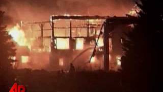 Raw Video: Wisconsin Barn Burns