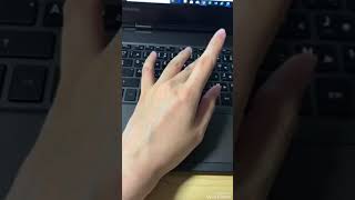 パソコンのキーボードを打つときの左手20180912