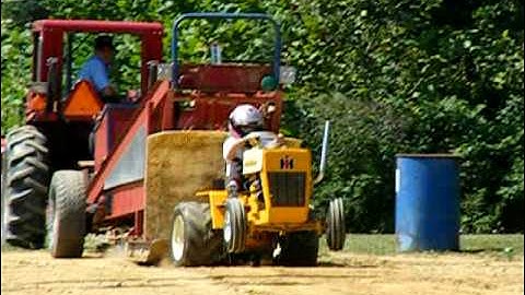 7 y/o has awesome start on a cub cadet 102