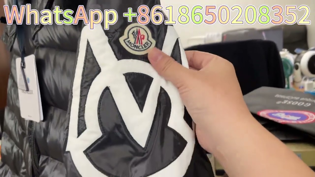 M-oncler Saulx Short Down Jacket Black