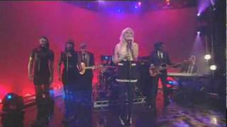Pixie Lott performing Gravity @ GMTV 2010.03.10