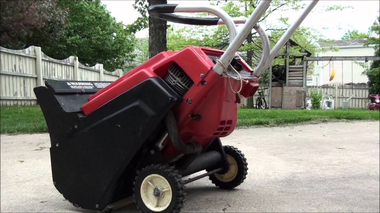 Toro S-200 snowblower - YouTube