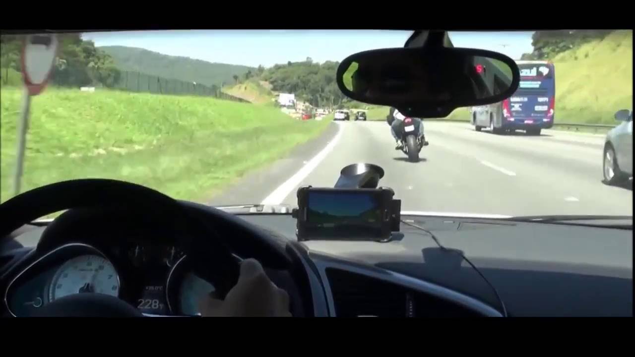 AUDI VS KAWASAKI ZX10R VS GSXR1000 - YouTube