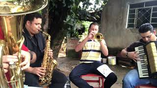 Tocando uns hinos na comunhão CCB trompete, sax, Acordeon e tuba  01/02/2020 Tocata CCB