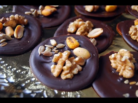 Video: Medallones De Chocolate Con Frutas Confitadas Y Nueces