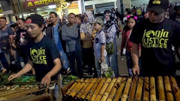 BULE REQUEST LAGU BANYU LANGIT -- ANGKLUNG RAJAWALI MALIOBORO YOGYA