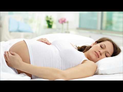 Как правильно лежать при беременности на поздних сроках