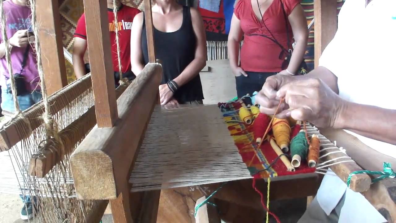 Zapotec rug maker - oaxaca - YouTube
