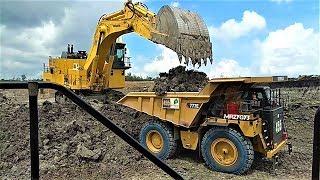 BIG Digger Excavator Loading Dump Truck Komatsu PC2000 Hitachi EX1200 CAT 77E