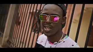 Parigo la pinta (Elle pisse au lit) clip officiel