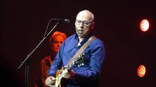 Mark Knopfler - Why aye man, live in Köln Cologne 13.5. 2019 (1080p) chords