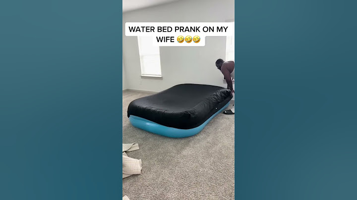 Water bed prank of the year 🙌🏾🙌🏾🙌🏾 2022 #shorts #prank #couplegoals