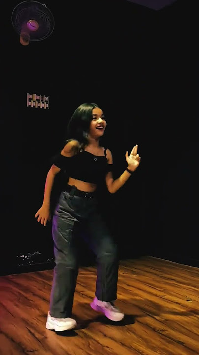 Kaun Disha mein leke chala re batohiya thehro thehre yah Suhani si dagar Jara dekhan,#₹