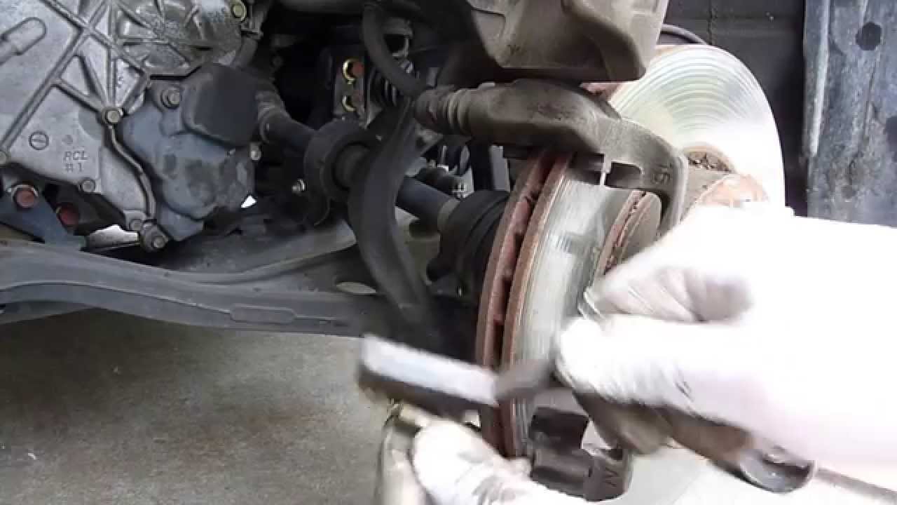how I replaced brake pads on 2004 honda accord LX - YouTube