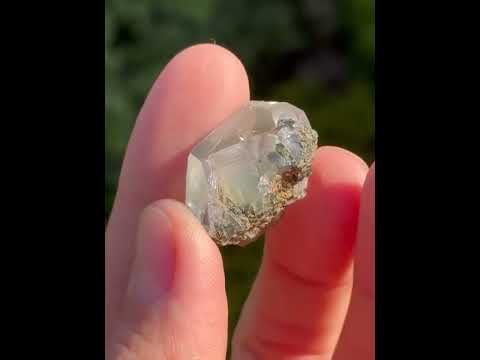 КВАРЦ с ЭПИДОТОМ - натуральный камень - Турция, видео 1
