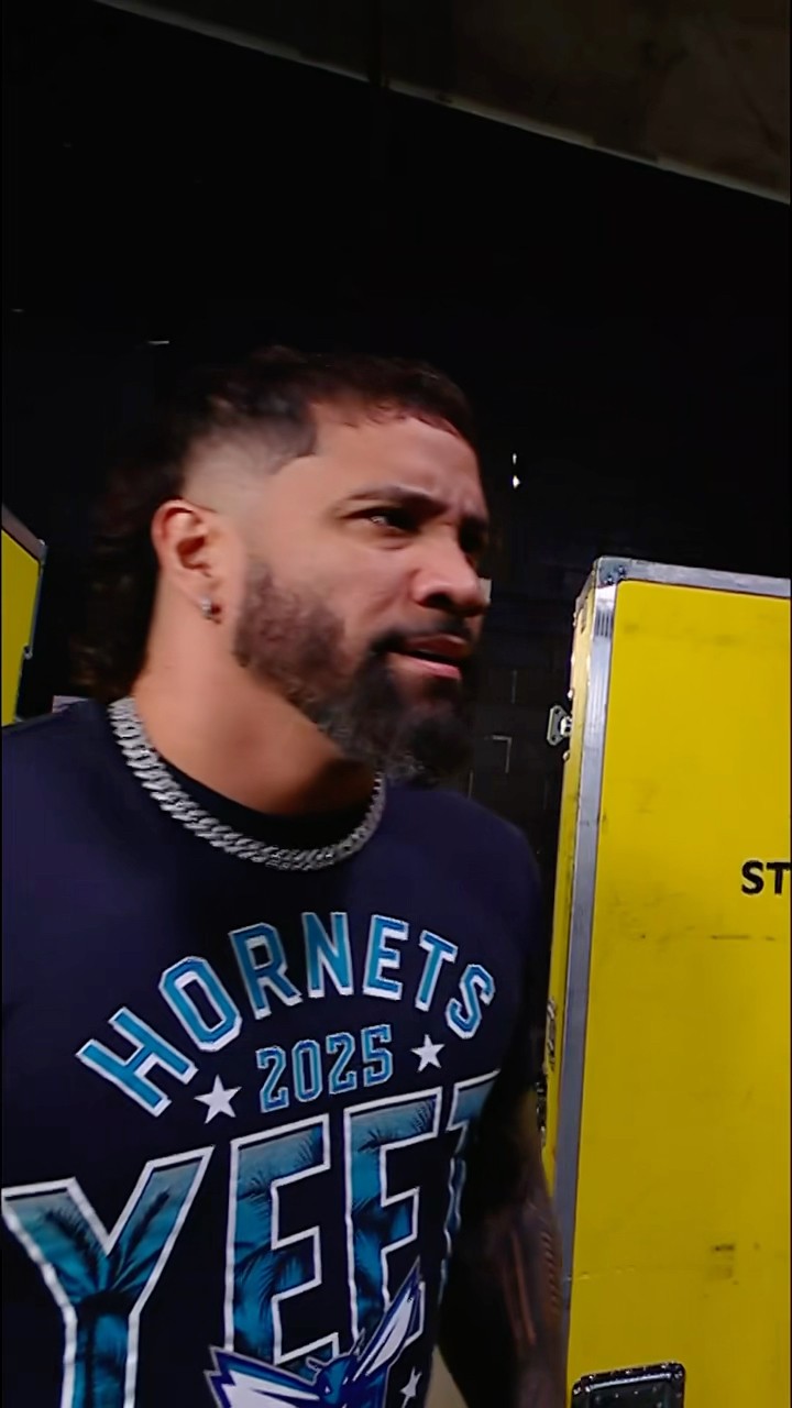Jey couldn’t wait for Austin and Kofi to stop talking ?