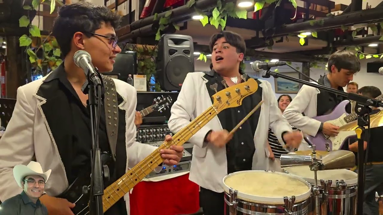 TOQUE DE QUEDA en vivo   vid 5  PARRILLADAS LA CHOLA    Vicente Bravo T