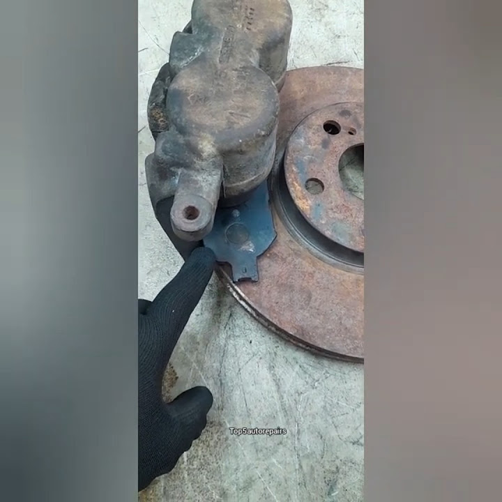4-reasons-why-brake-pads-wearing-out-unevenly-youtube