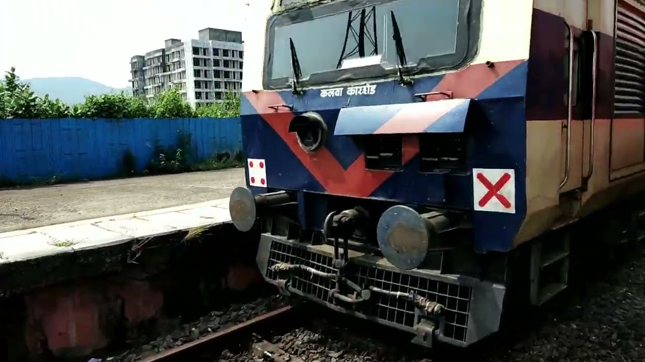 09331 Indore Express Arriving Roha Railway Station : Indian Railways.