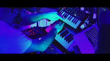 Live Minimalist Jam - Electribe 2, Kaossilator, KP3, Wavedrum & Mainstage