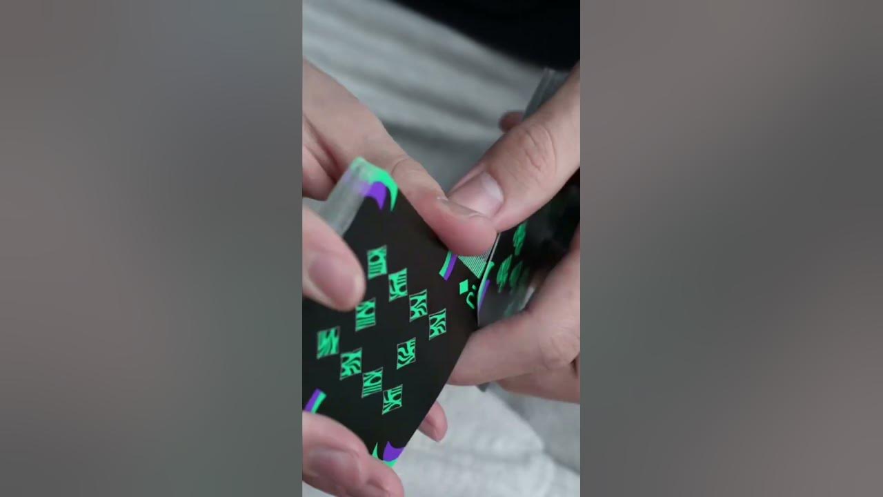 The Most SATISFYING Card SHUFFLE!! 😱 #Shorts #satisfying