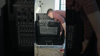 Celebrity Diy X32 flip-up roadcase Profile
