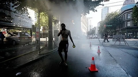 Canada Warns of `Catastrophic' Fire Season Amid Heat Wave