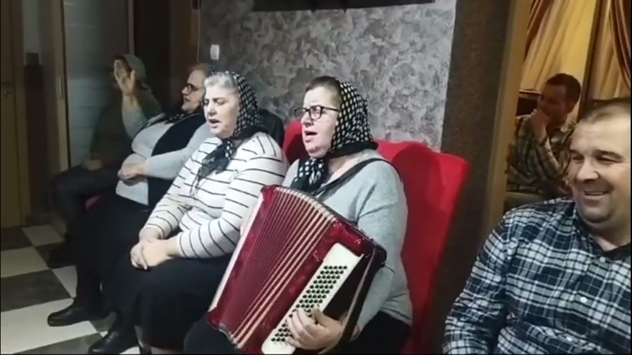 Unul dintre cele mai frumoase colaje cu cântări vechi 2025