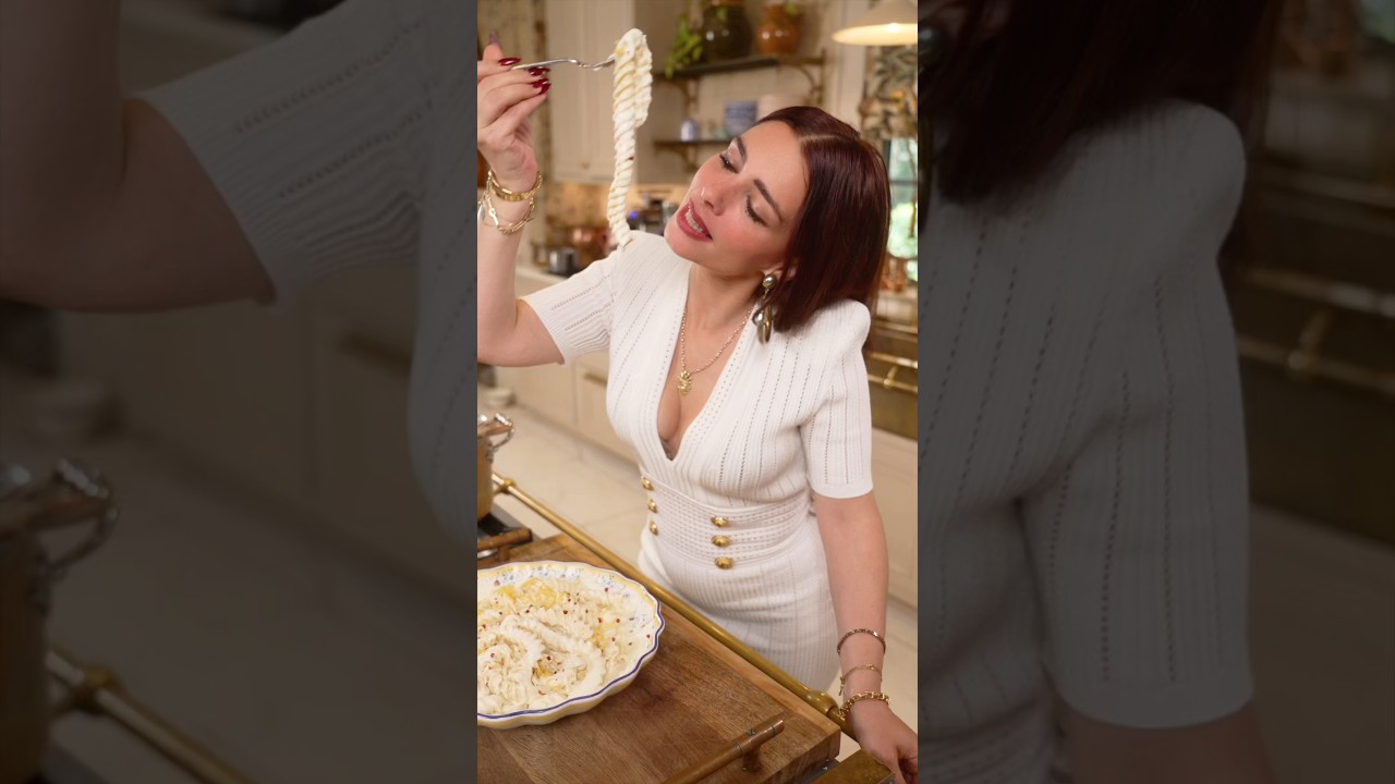 The EASIEST 3-INGREDIENT Pasta Ever