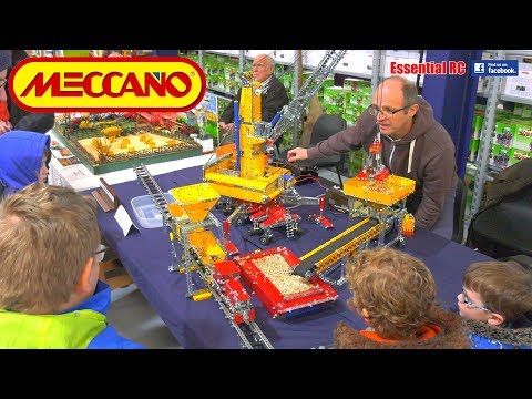 mechanised-meccano-construction-set-at-model-tractor,-plant-&-construction-show