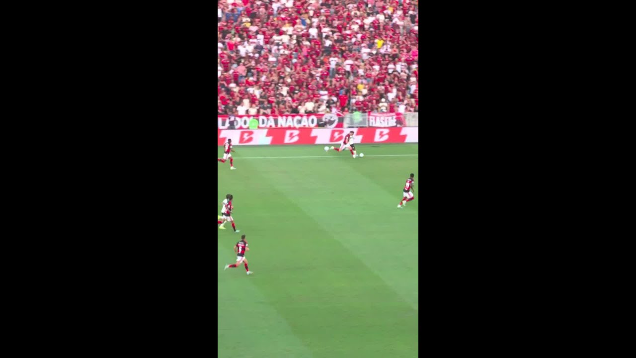 LEO ORTIZ SENTE A COXA E DEIXA O CAMPO LESIONADO | #shorts