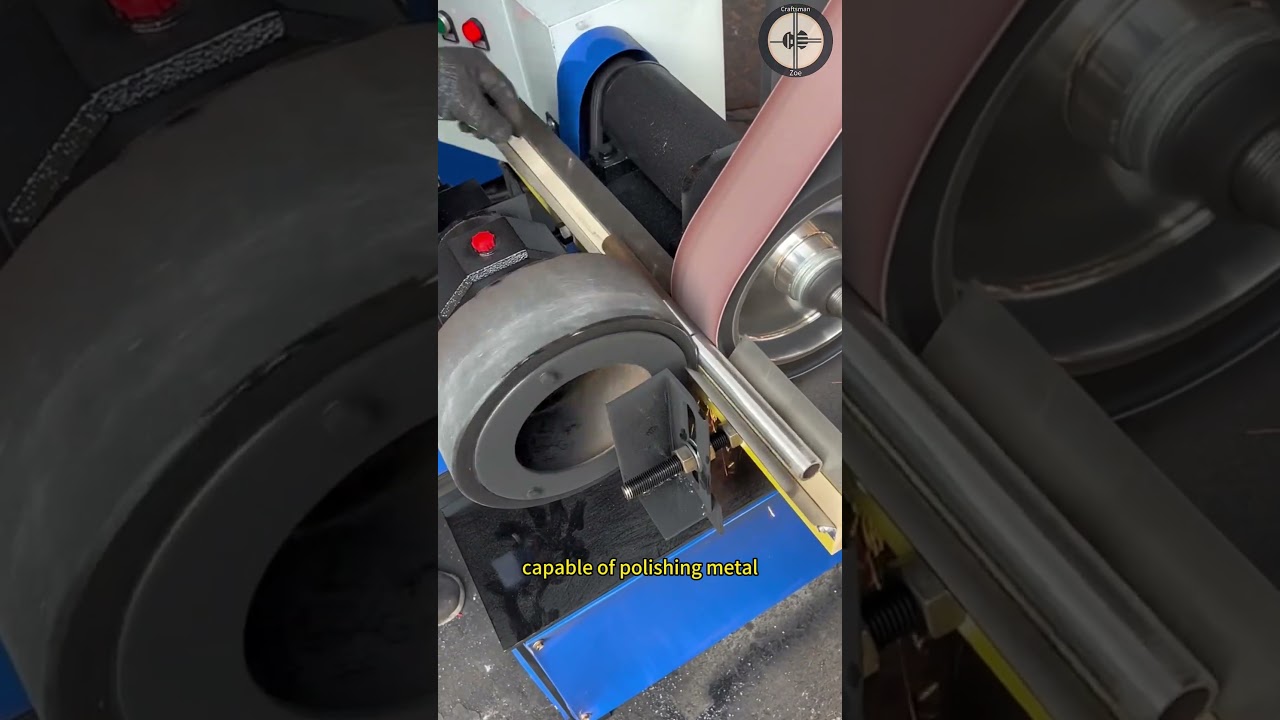 Sand belt polishing machine, capable of polishing metal round tubes of various sizes