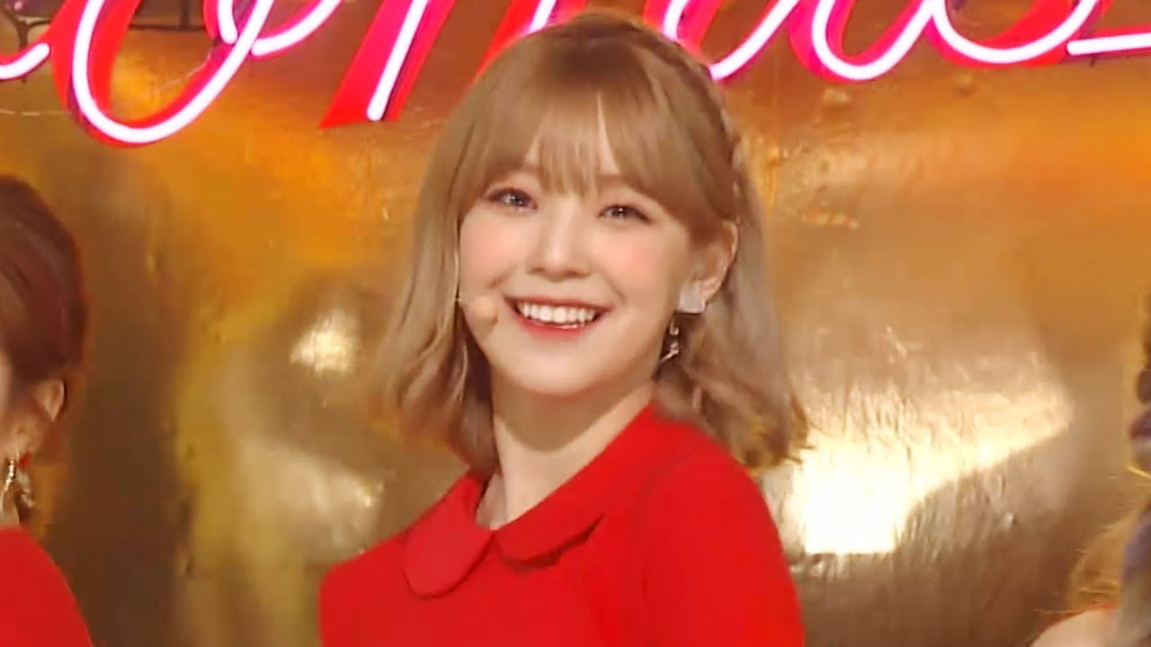 fromis_9 love bomb ギュリ　サノク MV] 프로미스나인 (fromis_9) - LOVE BOMB - YouTube