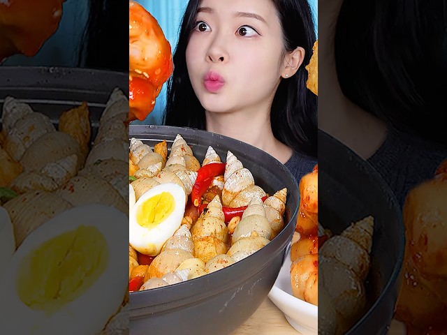 꼬소한 내장 통째로! 백골뱅이어묵탕 ???? 아삭아삭 시원한 총각김치❤️ 물떡 유부주머니 어묵 먹방 Spicy Sea Snail & Fish Cakes