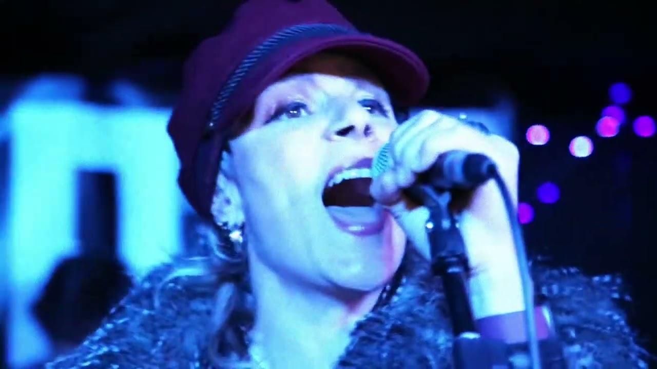 Assista a Headstrong no YouTube Assista a Headstrong no YouTube