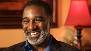 Broadway & SCANDAL's Norm Lewis Talks Swingin' Christmases, Dream Roles & Kissing Kerry Washington
