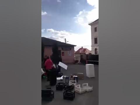 Коктейли Молотова готовят в похоронном бюро в Киеве - YouTube
